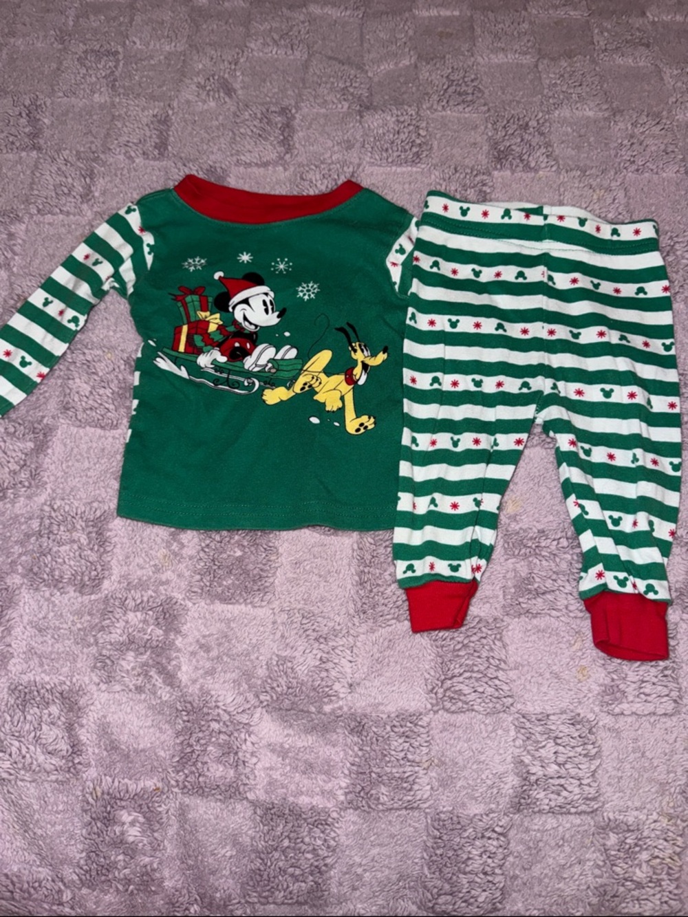 Disney Green & White Mickey Mouse and Pluto Christmas Pajama Set